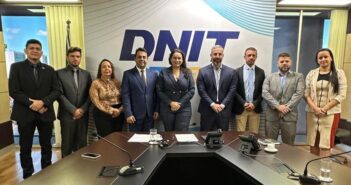 PARLAMENTARES EM REUNIÃO NO DNIT EM BRASÍLIA
