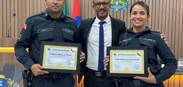 CÂMARA MUNICIPAL REALIZOU A ENTREGA DE VOTOS DE APLAUSO AOS MEMBROS DA POLÍCIA MILITAR